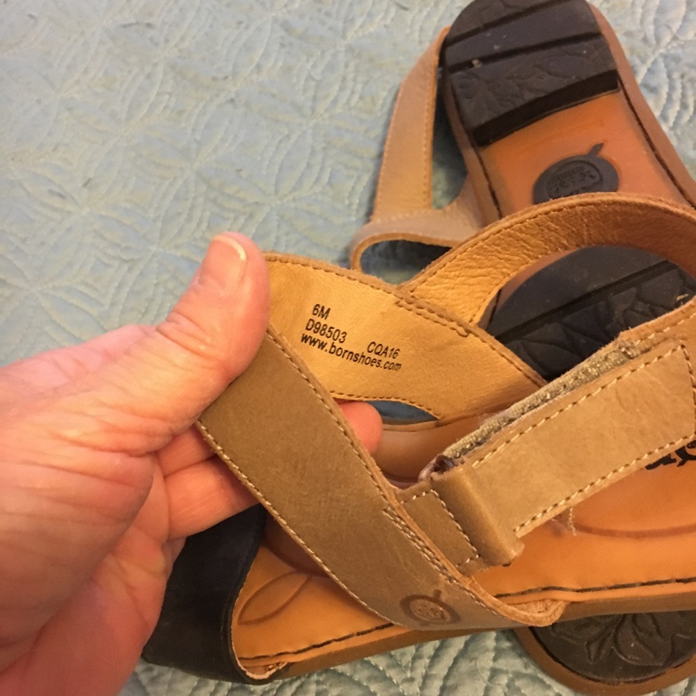 BORN SANDALS 6